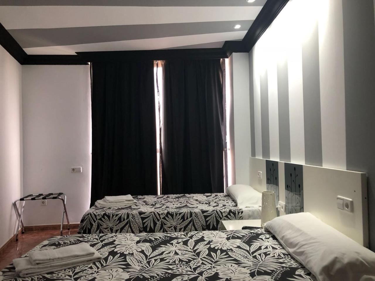 Apartamentos Los Angeles Alcañiz Exterior foto
